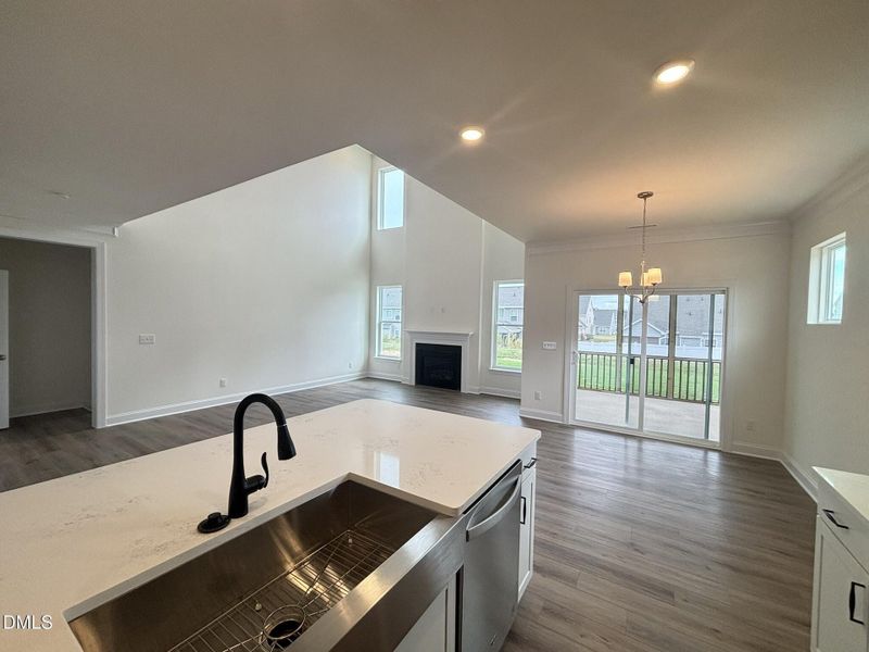 Kitchen/Family Room Kitchen/Family Room