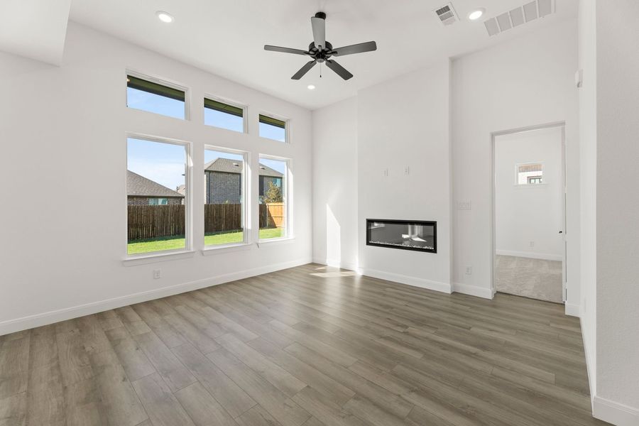 Spacious, unfurnished interior of a new home in West Crossing, Anna (Image 20).