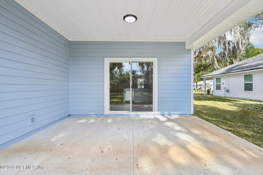 Exterior details and patio area of a home in , Green Cove Springs (Image 26).