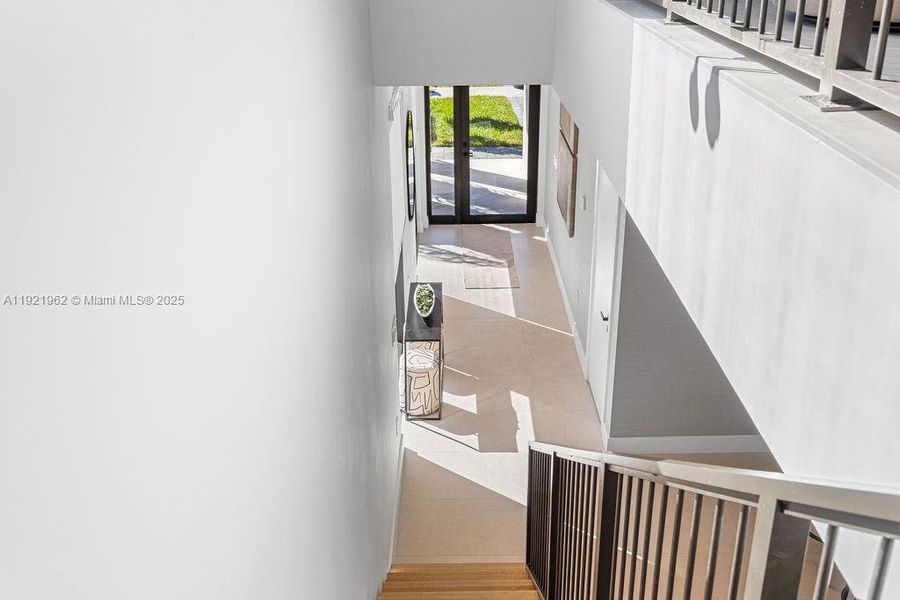 Spacious, unfurnished interior of a new home in , Fort Lauderdale (Image 88).