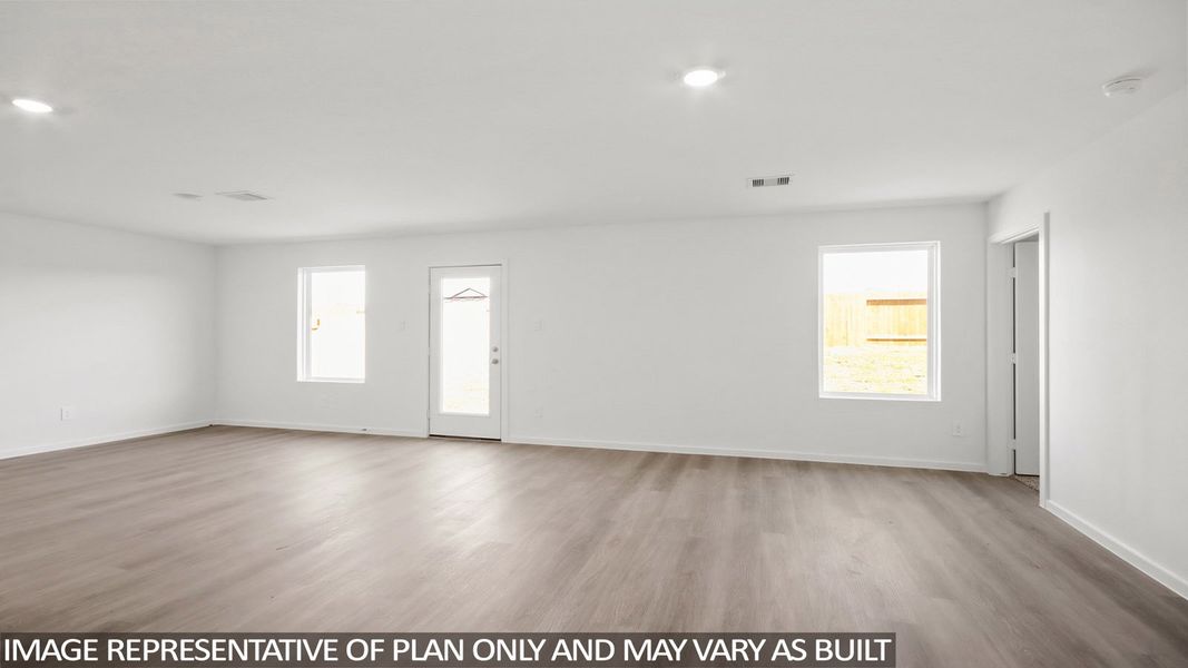 Representative unfurnished interior of a home built from the Baird by D.R. Horton in Whitetail Run, Caldwell (Image 10).