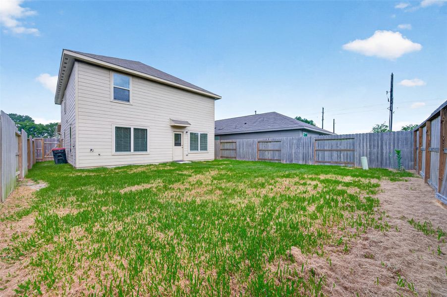 Backyard is big enough for your pets and kids to run around. Backyard is big enough for your pets and kids to run around.
