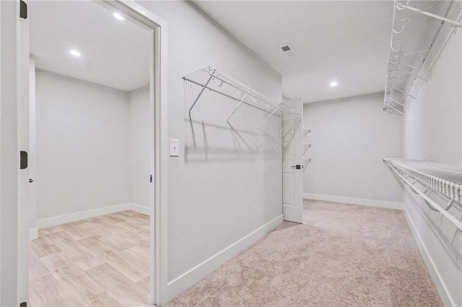 Spacious, unfurnished interior of a new home in , Hoschton (Image 17).