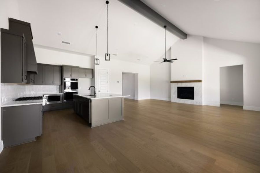 Spacious, unfurnished interior of a new home in Heath Golf and Yacht Club, Forney (Image 25).
