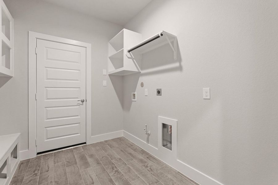 Spacious, unfurnished interior of a new home in Briarwood Crossing, Rosenberg (Image 27).