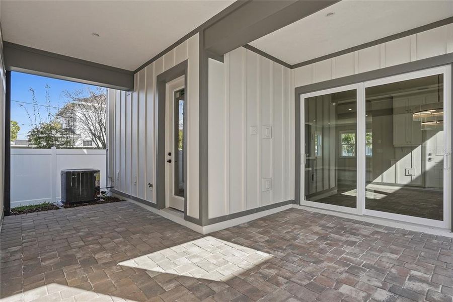 Exterior details and patio area of a home in , St. Petersburg (Image 27).