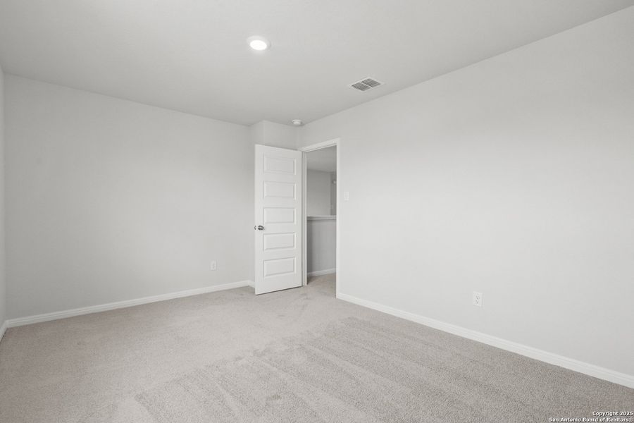 Spacious, unfurnished interior of a new home in Timber Creek, San Antonio (Image 16). Spacious, unfurnished interior of a new home in Timber Creek, San Antonio (Image 16).