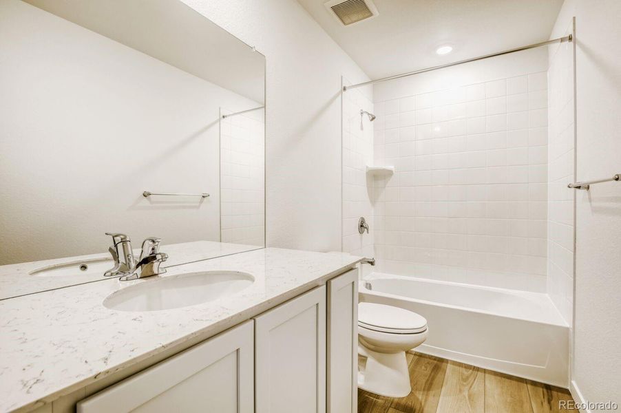 Image 15 of a home in Ledge Rock. Image 15 of a home in Ledge Rock.