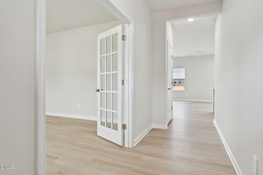 14-web-or-mls-Oak Manor - Raleigh - 716