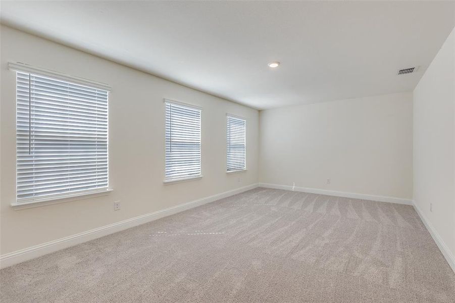 Spacious, unfurnished interior of a new home in Sierra Vista at Kelly Ranch, Aledo (Image 11).