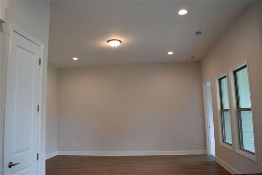 Spacious, unfurnished interior of a new home in Soleil Summit Chase, Snellville (Image 11).