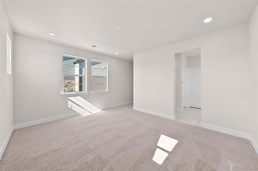 Spacious, unfurnished interior of a new home in , Littleton (Image 11).