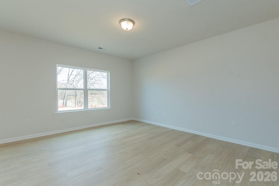 Spacious, unfurnished interior of a new home in Cedar Meadows, Monroe (Image 18).