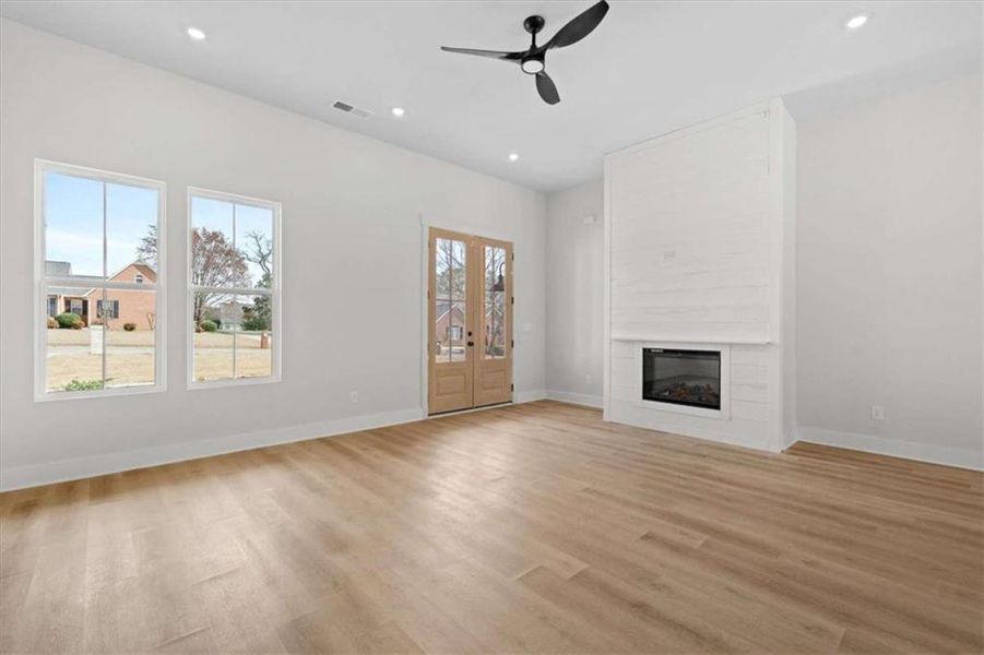 Spacious, unfurnished interior of a new home in , Bremen (Image 19).