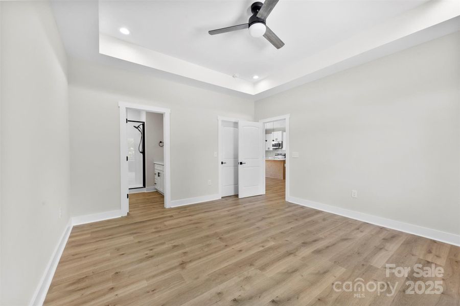 Spacious, unfurnished interior of a new home in , Blacksburg (Image 14).
