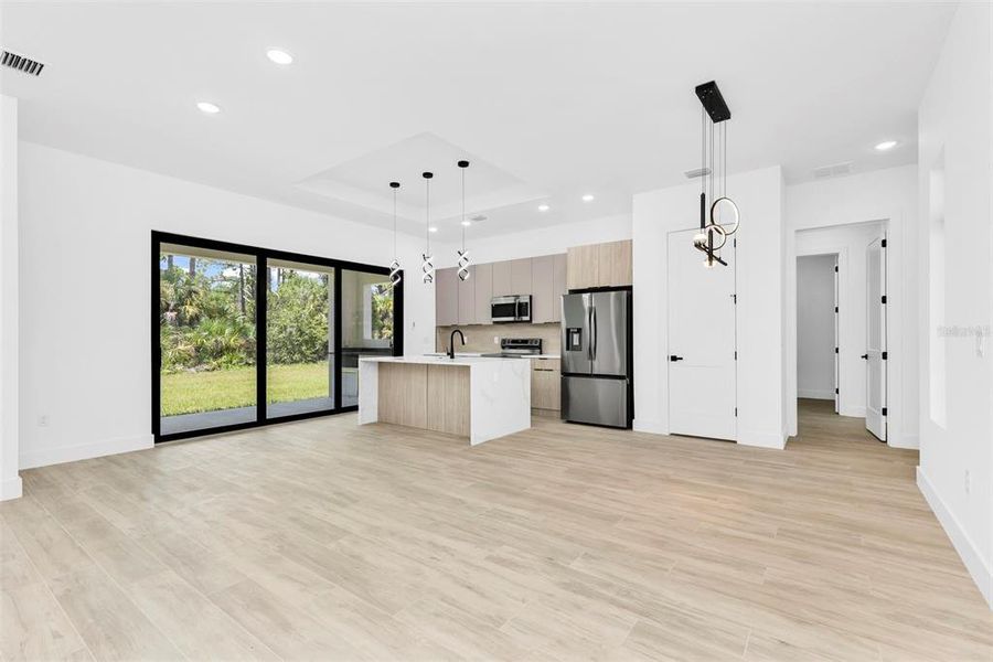 Spacious, unfurnished interior of a new home in , Port Charlotte (Image 39).