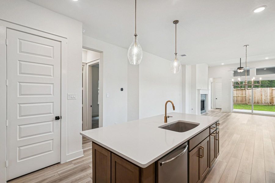 Furnished interior view inside a new home in The Highlands 40', Porter (Image 3). Furnished interior view inside a new home in The Highlands 40', Porter (Image 3).