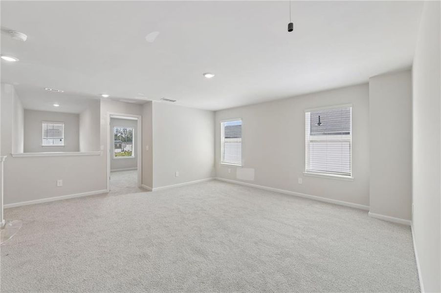 Spacious, unfurnished interior of a new home in Martin Springs - Estate Series, Lawrenceville (Image 47).