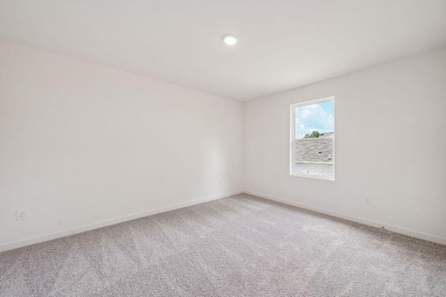 Spacious, unfurnished interior of a new home in Shallow Creek, Hogansville (Image 15).