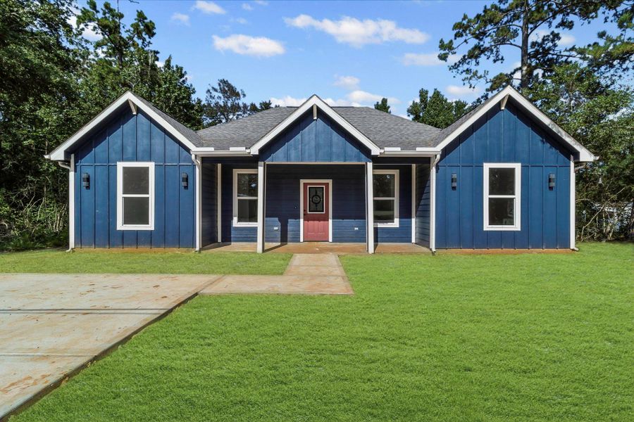 Front exterior of a new home in , Livingston, TX, highlighting curb appeal (Image 16). Front exterior of a new home in , Livingston, TX, highlighting curb appeal (Image 16).