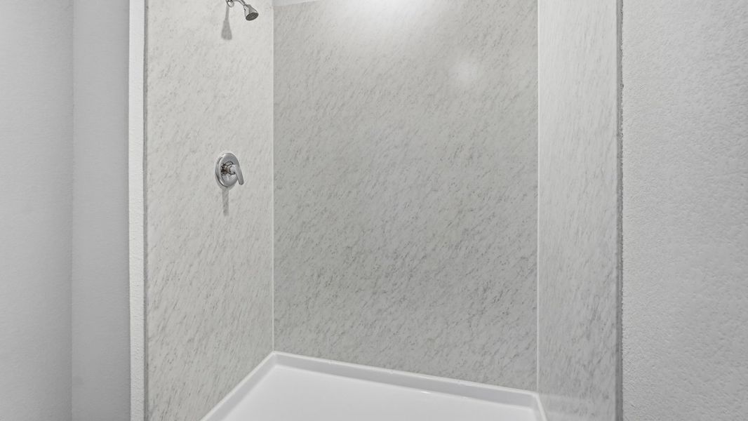 Representative interior finishes for a home built from the Atlanta by D.R. Horton in The Hills of Sherman, Sherman (Image 7).