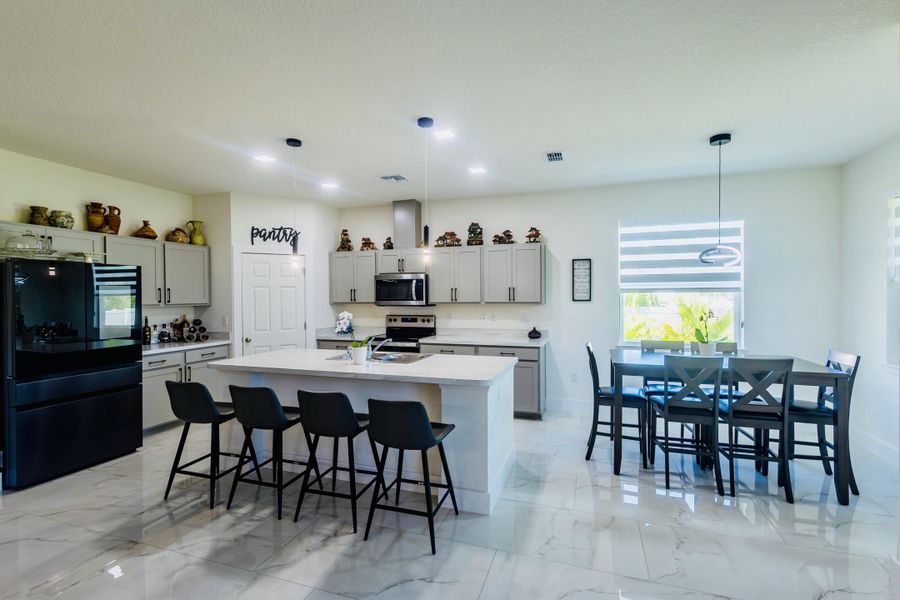 Kitchen & beakfast nook