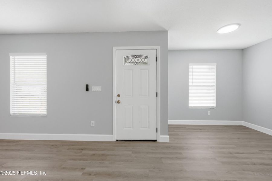 Spacious, unfurnished interior of a new home in , Jacksonville (Image 27).
