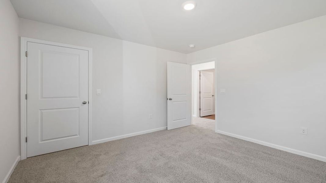 Spacious, unfurnished interior of a new home in Baxter Village, Boiling Springs (Image 27).