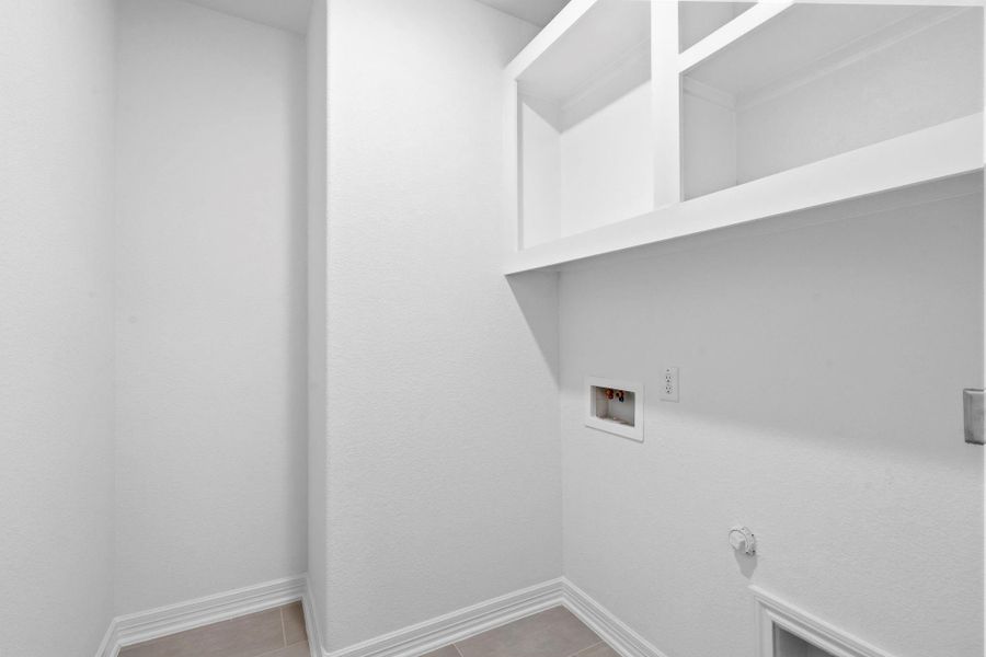 Spacious, unfurnished interior of a new home in Brookewater, Rosenberg (Image 34).