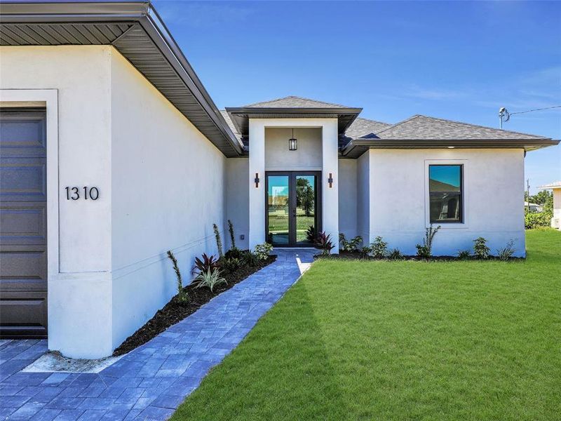 Exterior details and patio area of a home in , Cape Coral (Image 4).