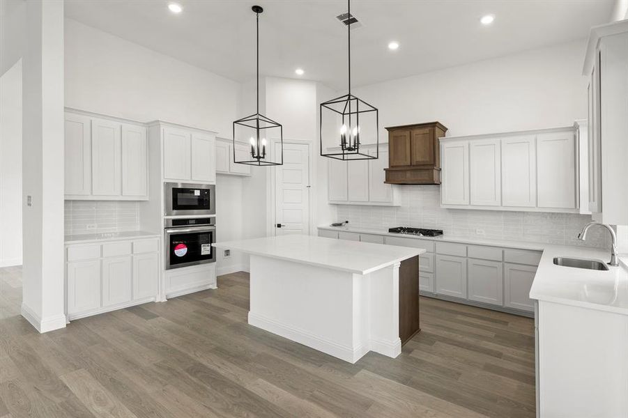 07. 4001 Tamarack - Kitchen (2) 07. 4001 Tamarack - Kitchen (2)