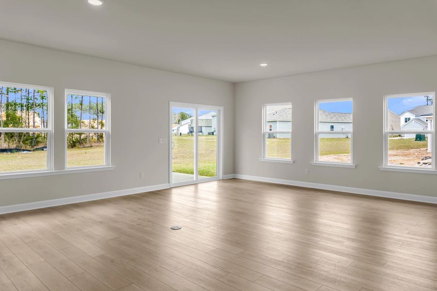 Spacious, unfurnished interior of a new home in Watson Hill, Summerville (Image 18).
