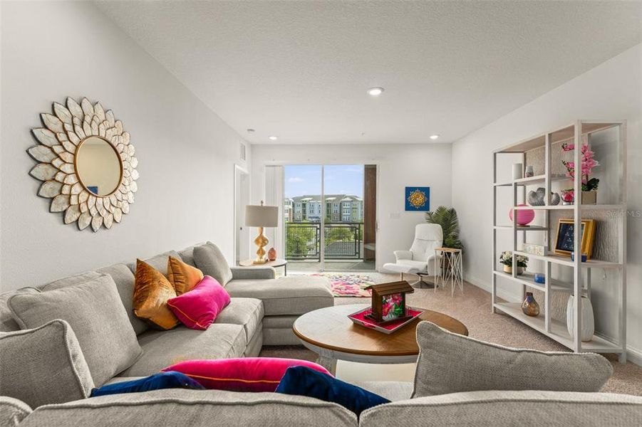 Furnished interior view inside a new home in , Orlando (Image 6).