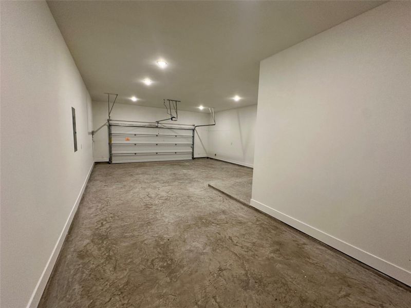 Spacious, unfurnished interior of a new home in Briarley, Montgomery (Image 22).