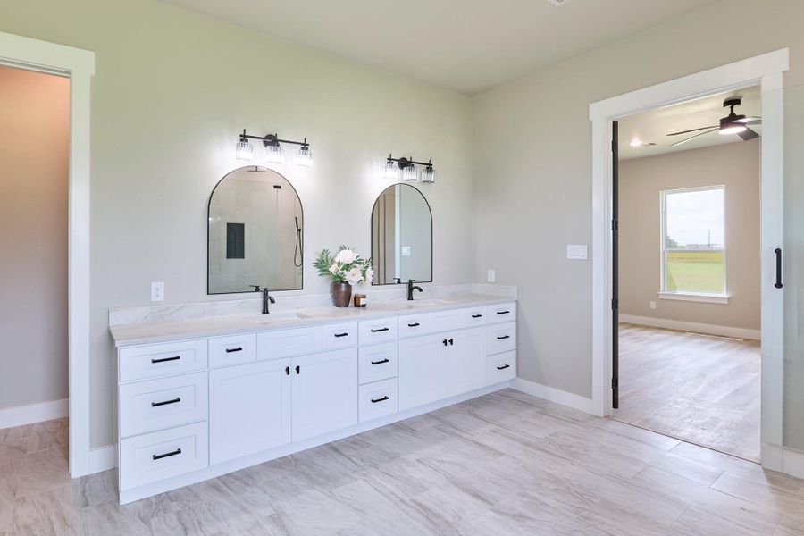 Furnished interior view inside a new home in , Angleton (Image 11).