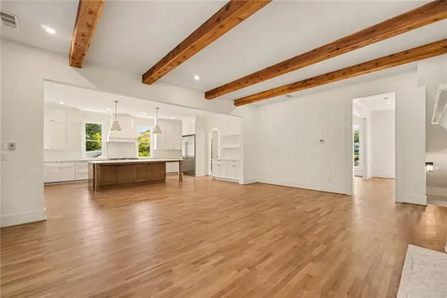 Spacious, unfurnished interior of a new home in , Atlanta (Image 23).