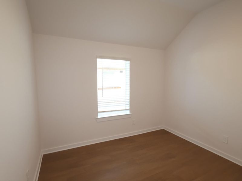 Spacious, unfurnished interior of a new home in Sorella, Tomball (Image 18).