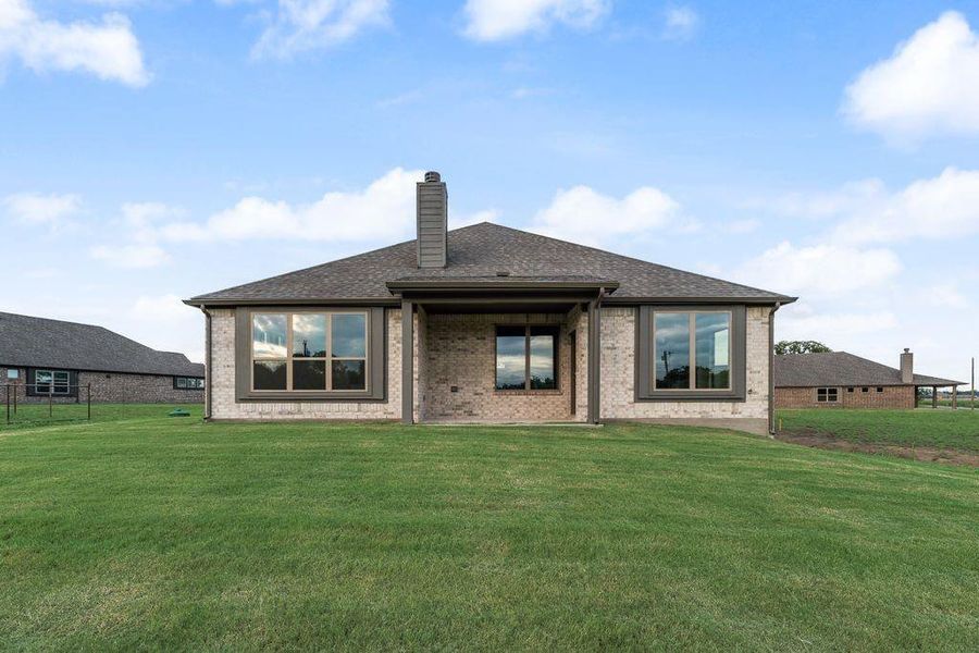 Exterior details and patio area of a home in , Lowry Crossing (Image 3).