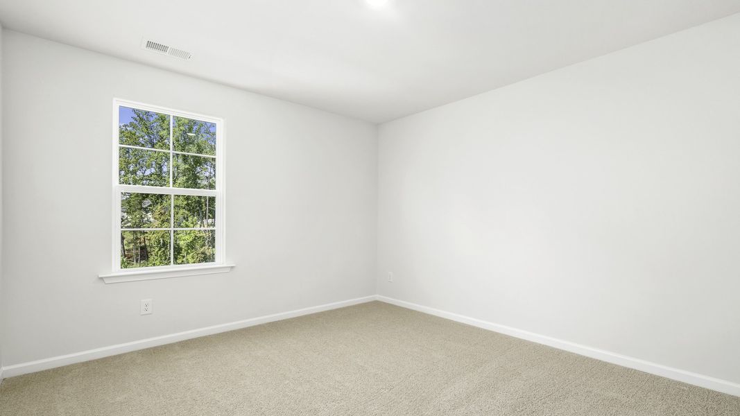Spacious, unfurnished interior of a new home in Forest Creek, Winston-Salem (Image 15).