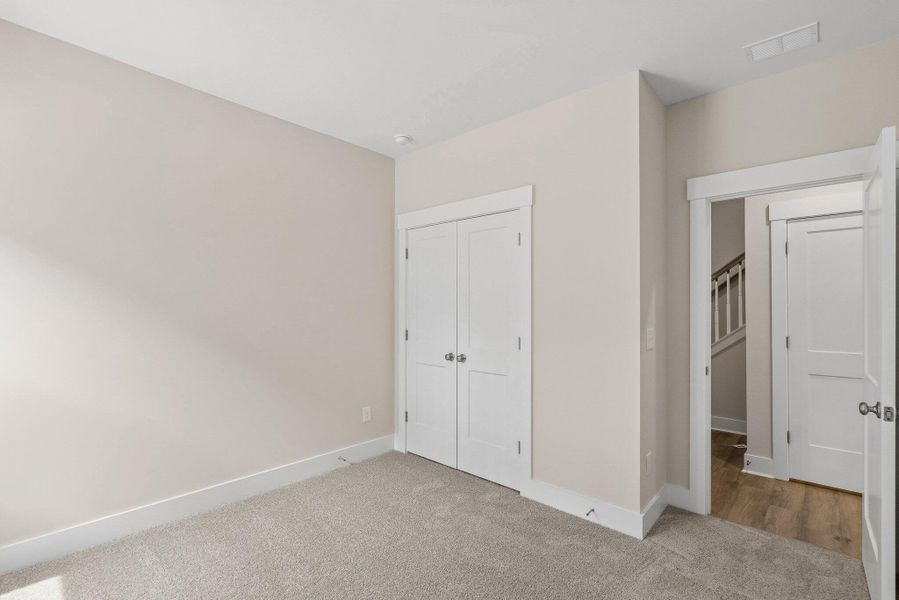 Spacious, unfurnished interior of a new home in , Charleston (Image 30).