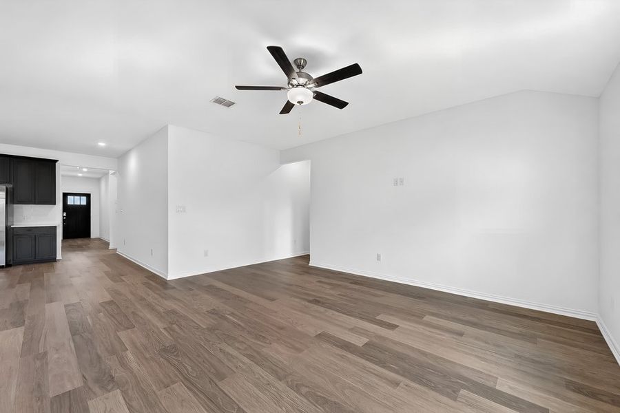 Spacious, unfurnished interior of a new home in Parks at Foster Crossing, Anna (Image 19).