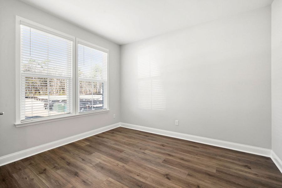 Spacious, unfurnished interior of a new home in Del Webb Savannah at Heartwood, Richmond Hill (Image 26).