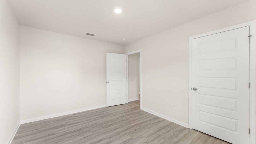 Spacious, unfurnished interior of a new home in Palmetto Bluff, Port Saint Joe (Image 28).