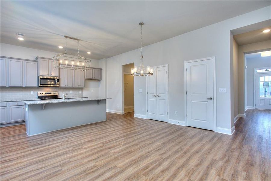 Spacious, unfurnished interior of a new home in , Homer (Image 17).