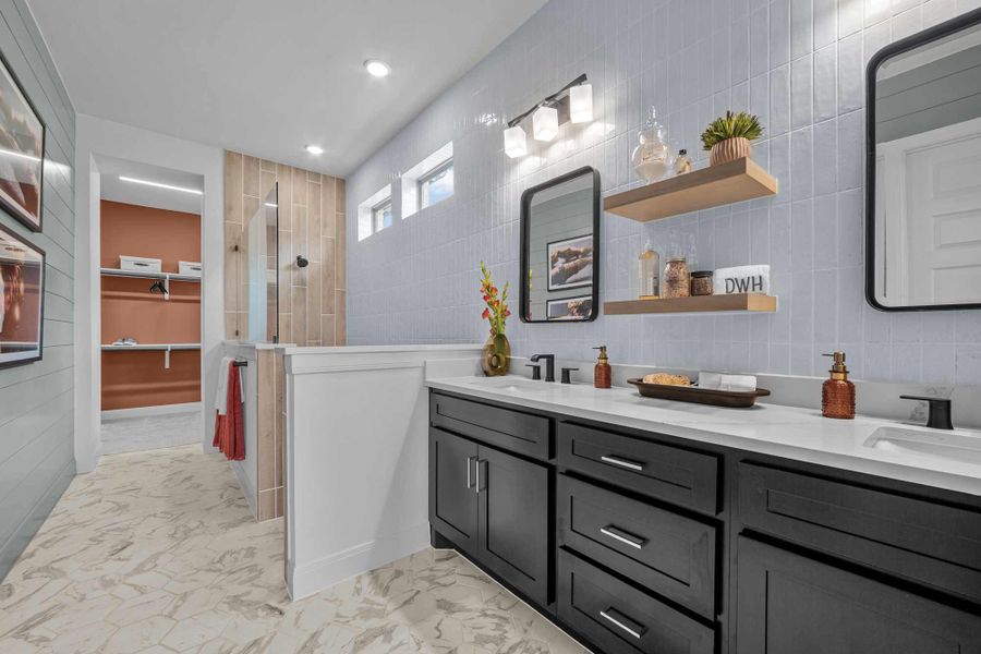 The Caroline - Owner's Bath