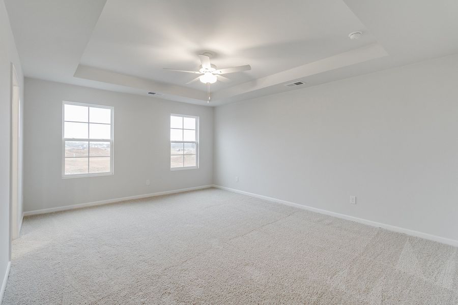 Spacious, unfurnished interior of a new home in Winston Point, Gilbert (Image 21).
