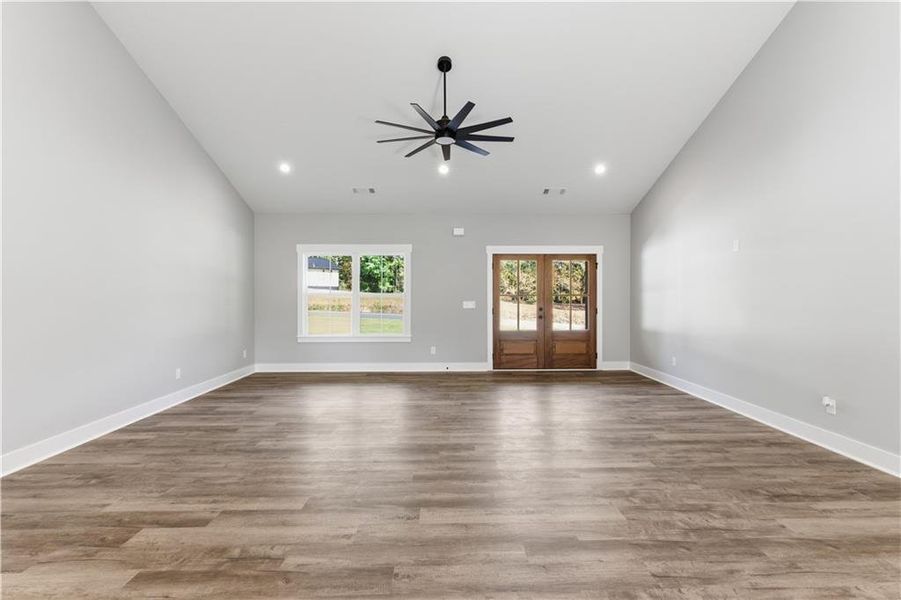 Spacious, unfurnished interior of a new home in , Dallas (Image 48).