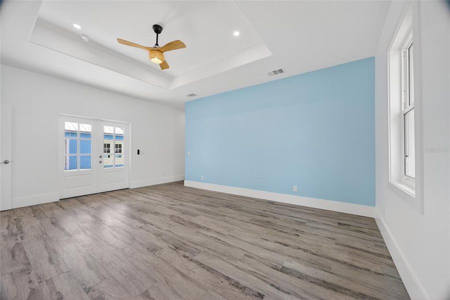 Spacious, unfurnished interior of a new home in , Port Charlotte (Image 22).