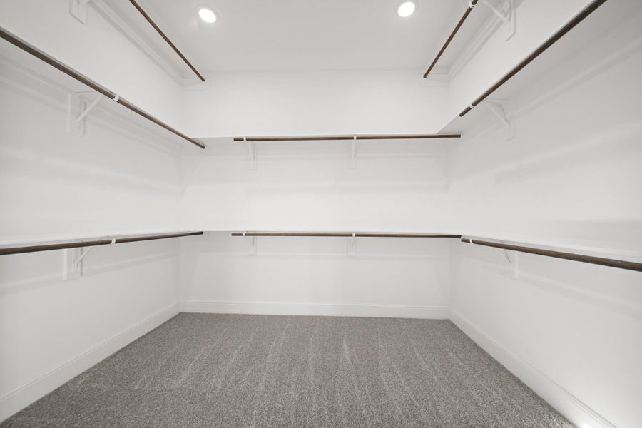 Spacious, unfurnished interior of a new home in Valencia 70', Manvel (Image 25). Spacious, unfurnished interior of a new home in Valencia 70', Manvel (Image 25).