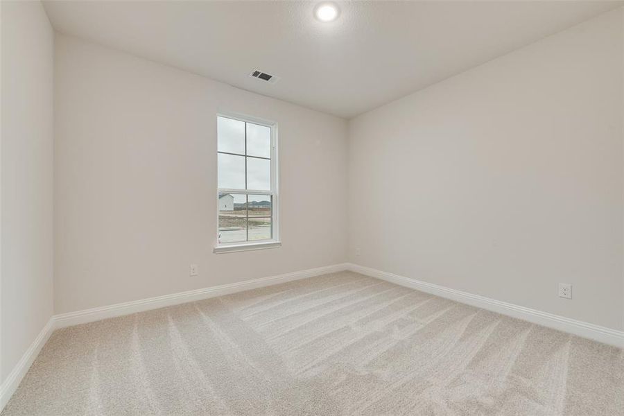 Spacious, unfurnished interior of a new home in Creekside of Crowley, Crowley (Image 18).